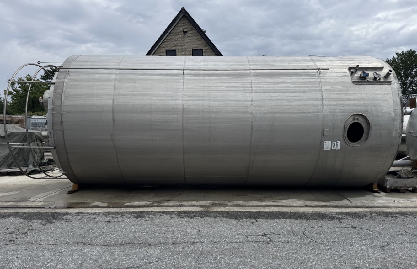 Behälter 60.000 Liter aus V2A, isoliert
