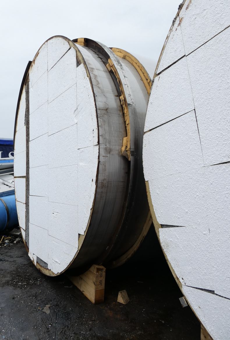 Behälter 120.000 Liter aus V2A isoliert, gebraucht