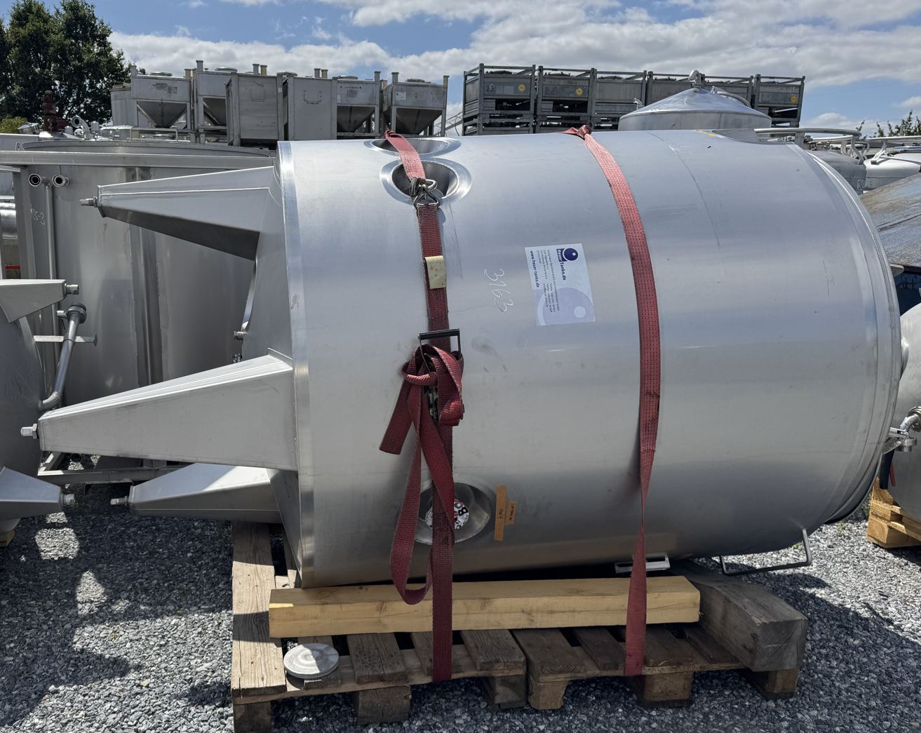Behälter 2.530 Liter aus V4A, isoliert