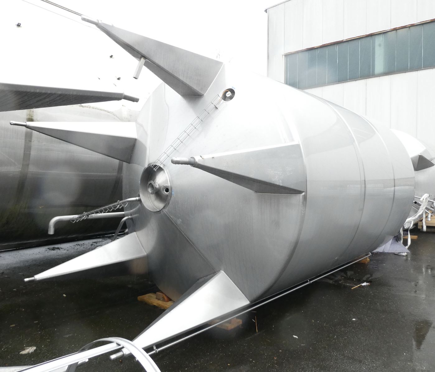 Behälter 25.000 Liter aus V4A, temperierbar, isoliert, gebraucht
