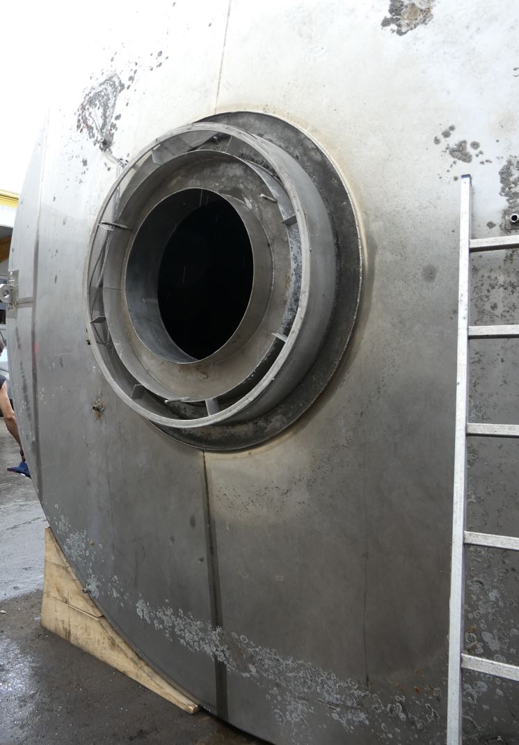 Behälter 120.000 Liter aus V2A isoliert, gebraucht