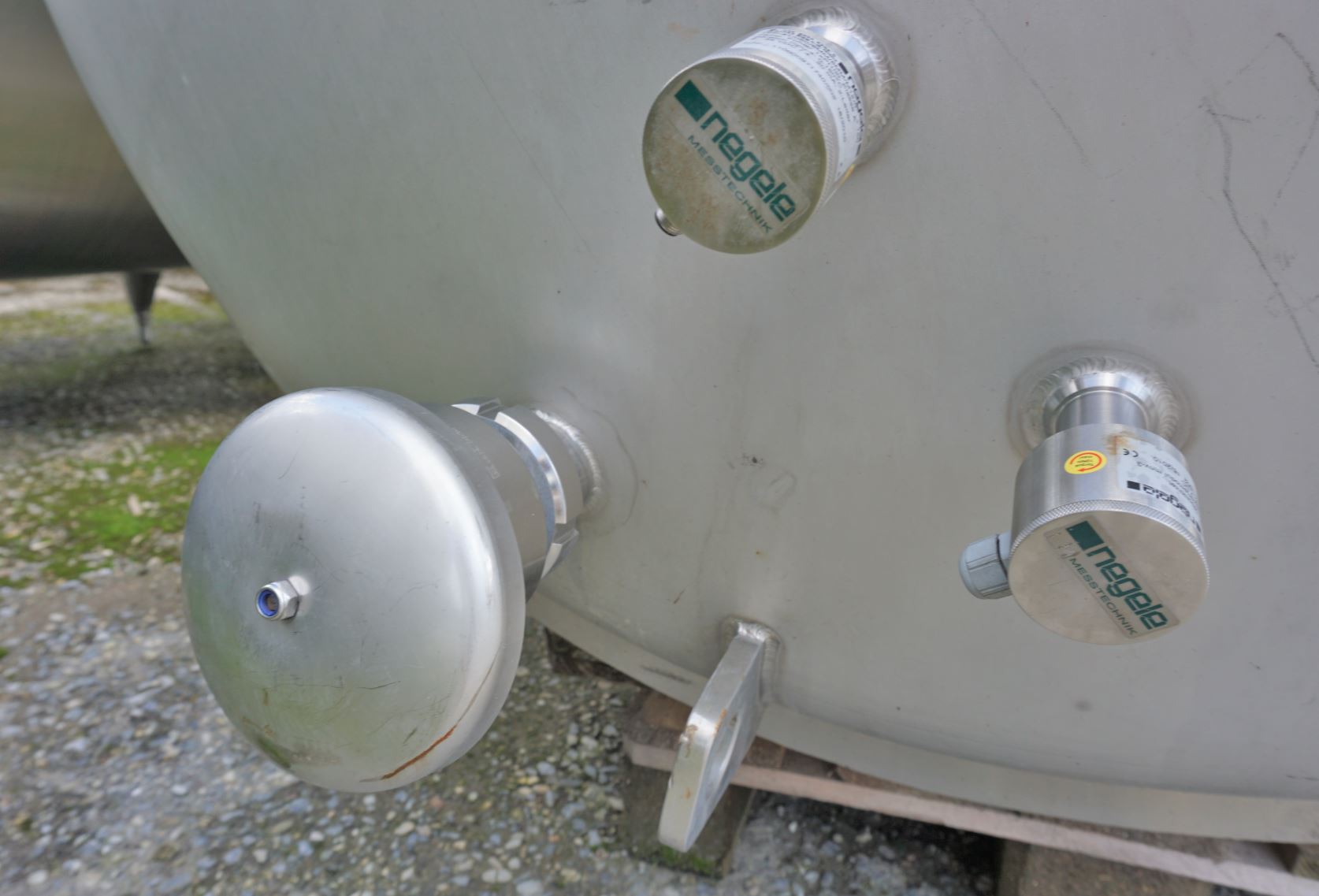 Behälter 3.000 Liter aus V2A isoliert, gebraucht
Bauform: hängend