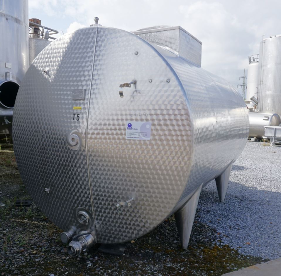 Behälter 10.000 Liter aus V2A, isoliert