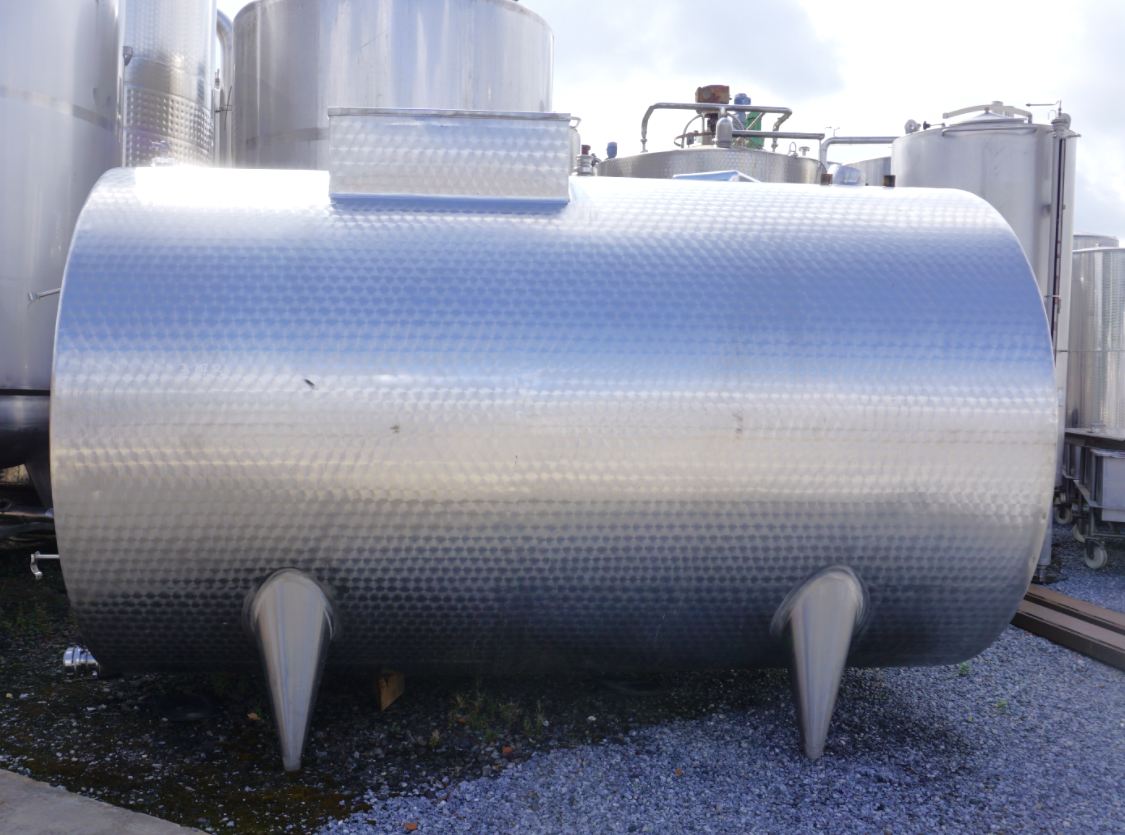 Behälter 10.000 Liter aus V2A, isoliert