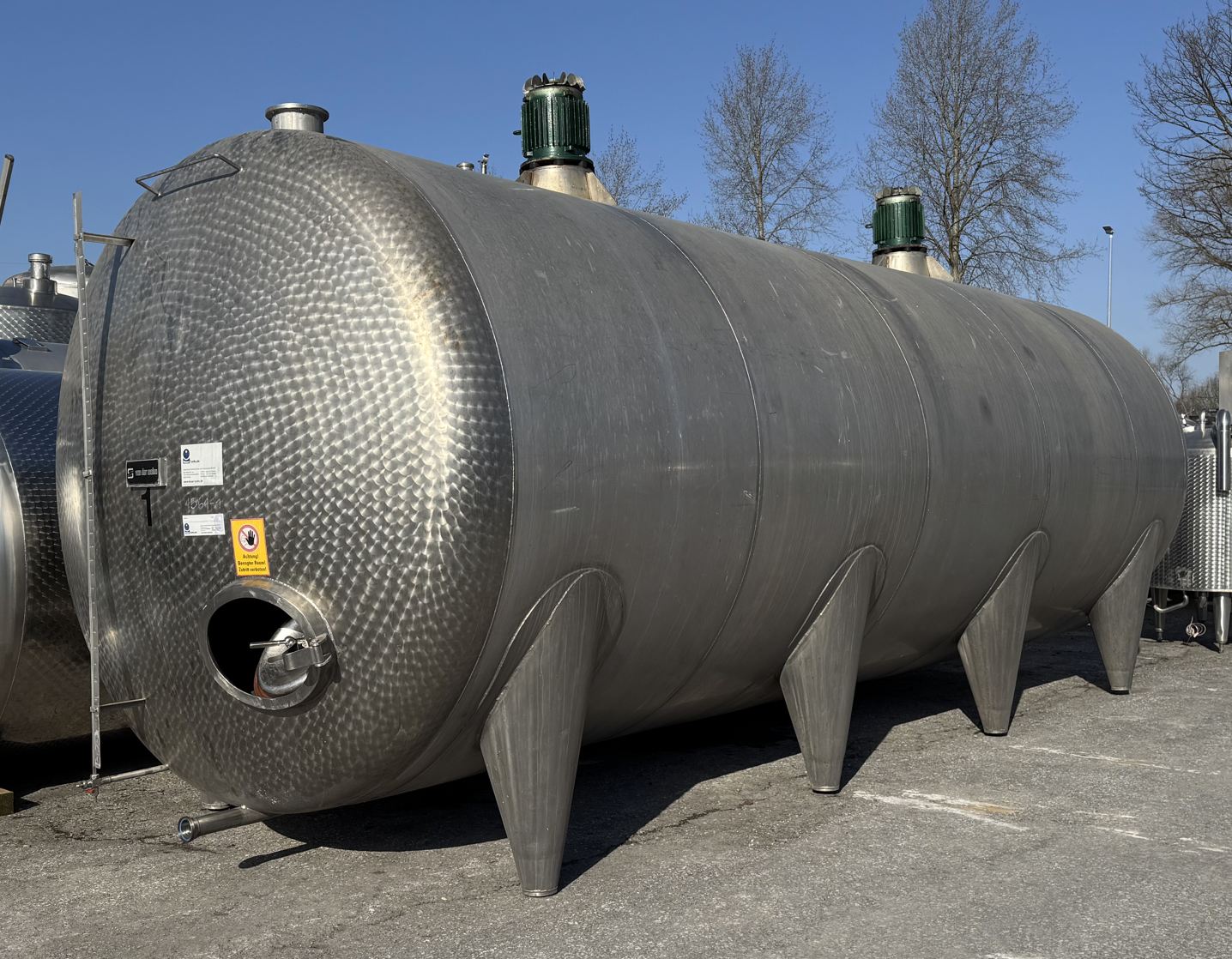 Behälter 42.000 Liter aus V2A einwandig, gebraucht