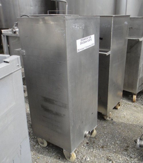Behälter 300 Liter aus V2A, gebraucht, isoliert